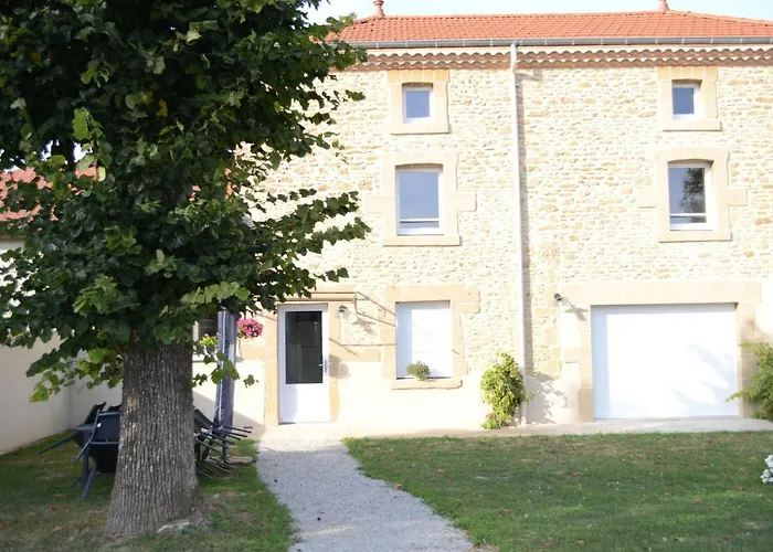 Les Pins * Montchenu
